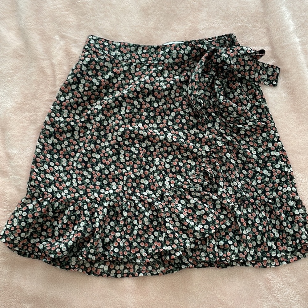 Hollister ultra high-rise ruffle skirt